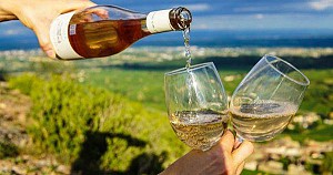 Sự khác biệt giữa rượu Champgane không cổ điển so với rượu sâm banh cổ điển