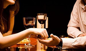 Rượu vang có tác dụng thế nào đối với sức khỏe chúng ta?